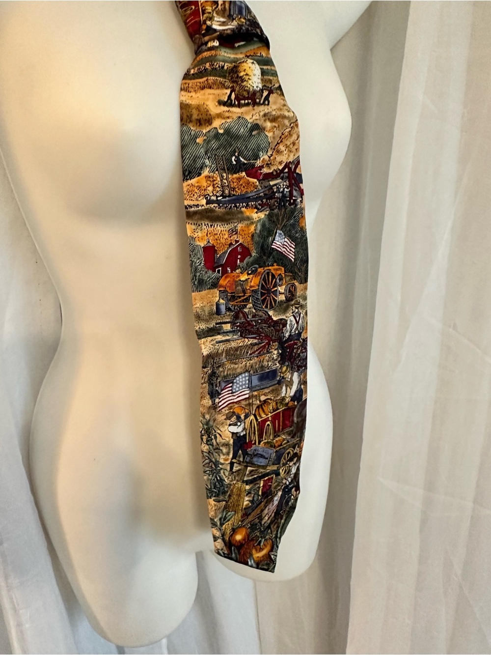 Men's Patterned Harvest Scene Tie in Brown and Green